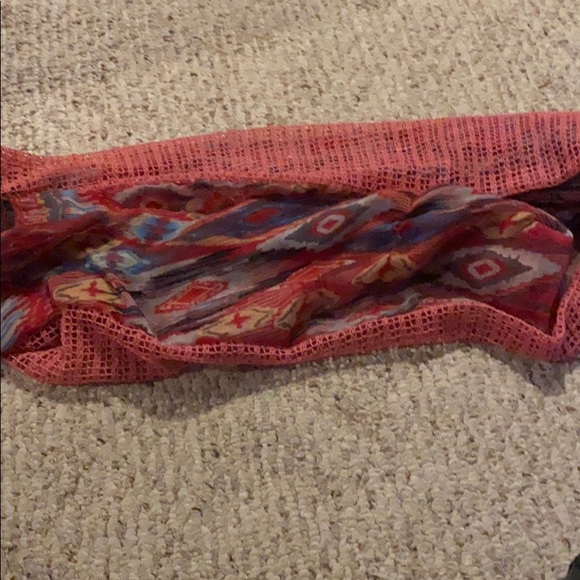 Scarfs - Picture 2 of 12